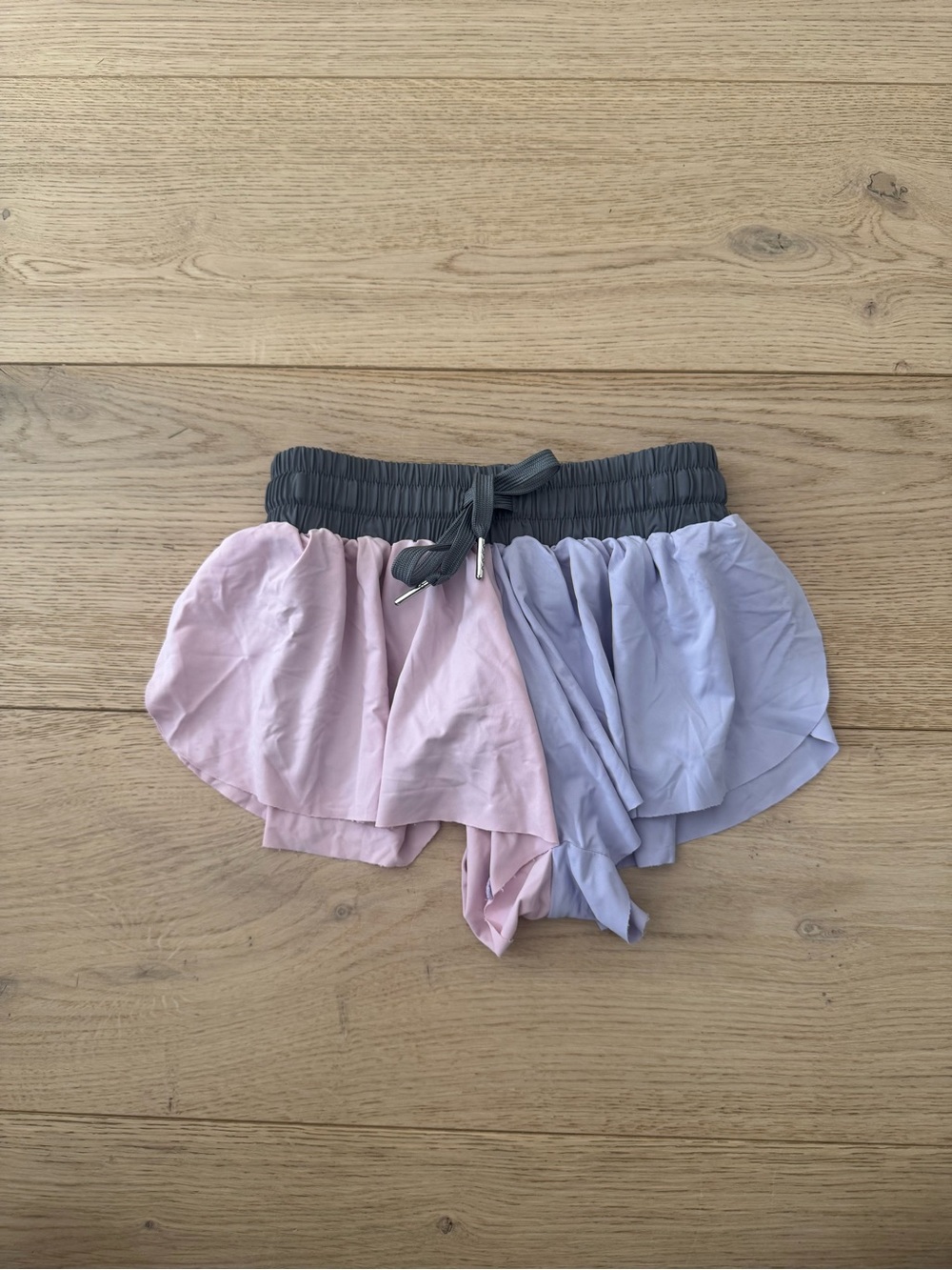KatieJNYC
Pink and purple flowy shorts
Worn 1 time
Size kids small (8)